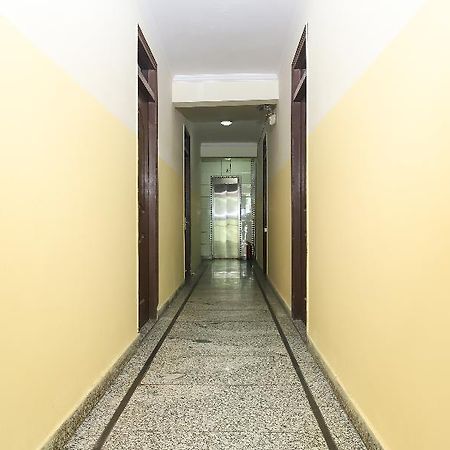 Oyo 28126 Charanpahari Hotel Нью-Делі Екстер'єр фото